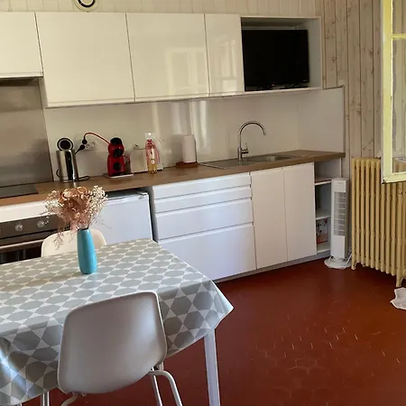 La Provence Apartment *